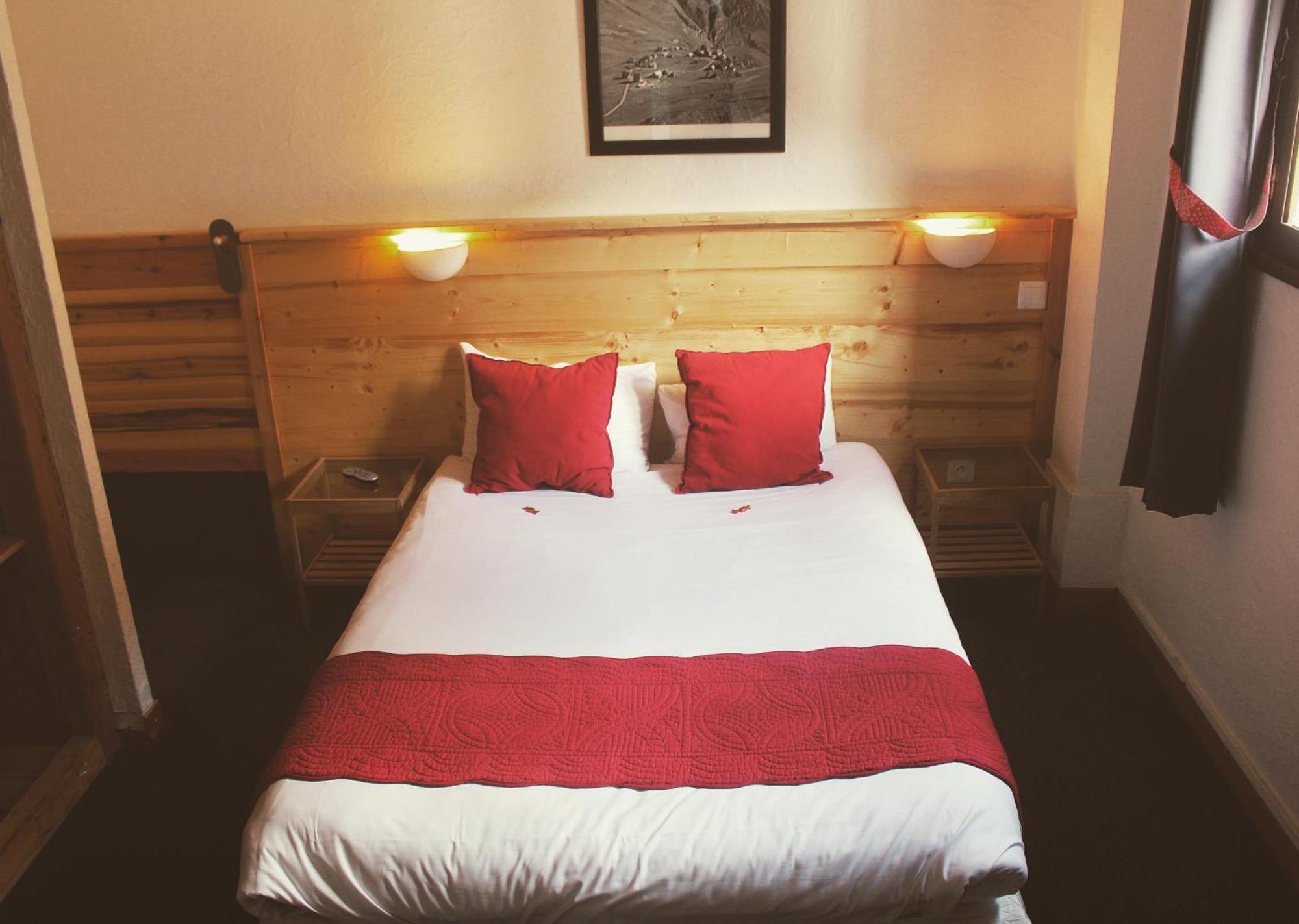 Hotel Valentin Pied Des Pistes เลส์เดอซาลป์ ภายนอก รูปภาพ