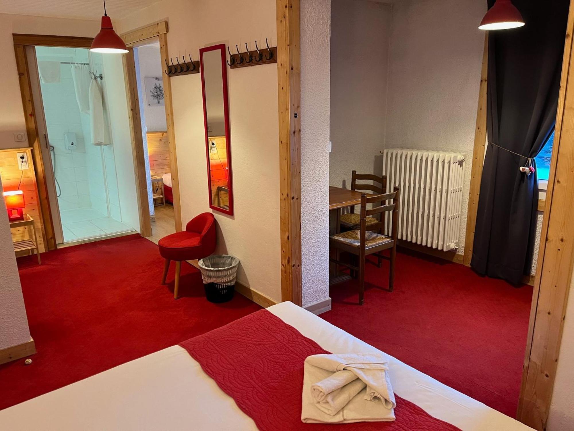 Hotel Valentin Pied Des Pistes เลส์เดอซาลป์ ภายนอก รูปภาพ