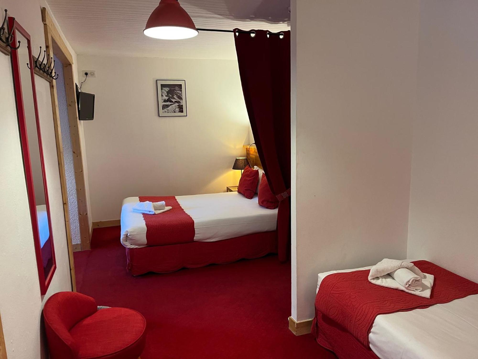 Hotel Valentin Pied Des Pistes เลส์เดอซาลป์ ภายนอก รูปภาพ
