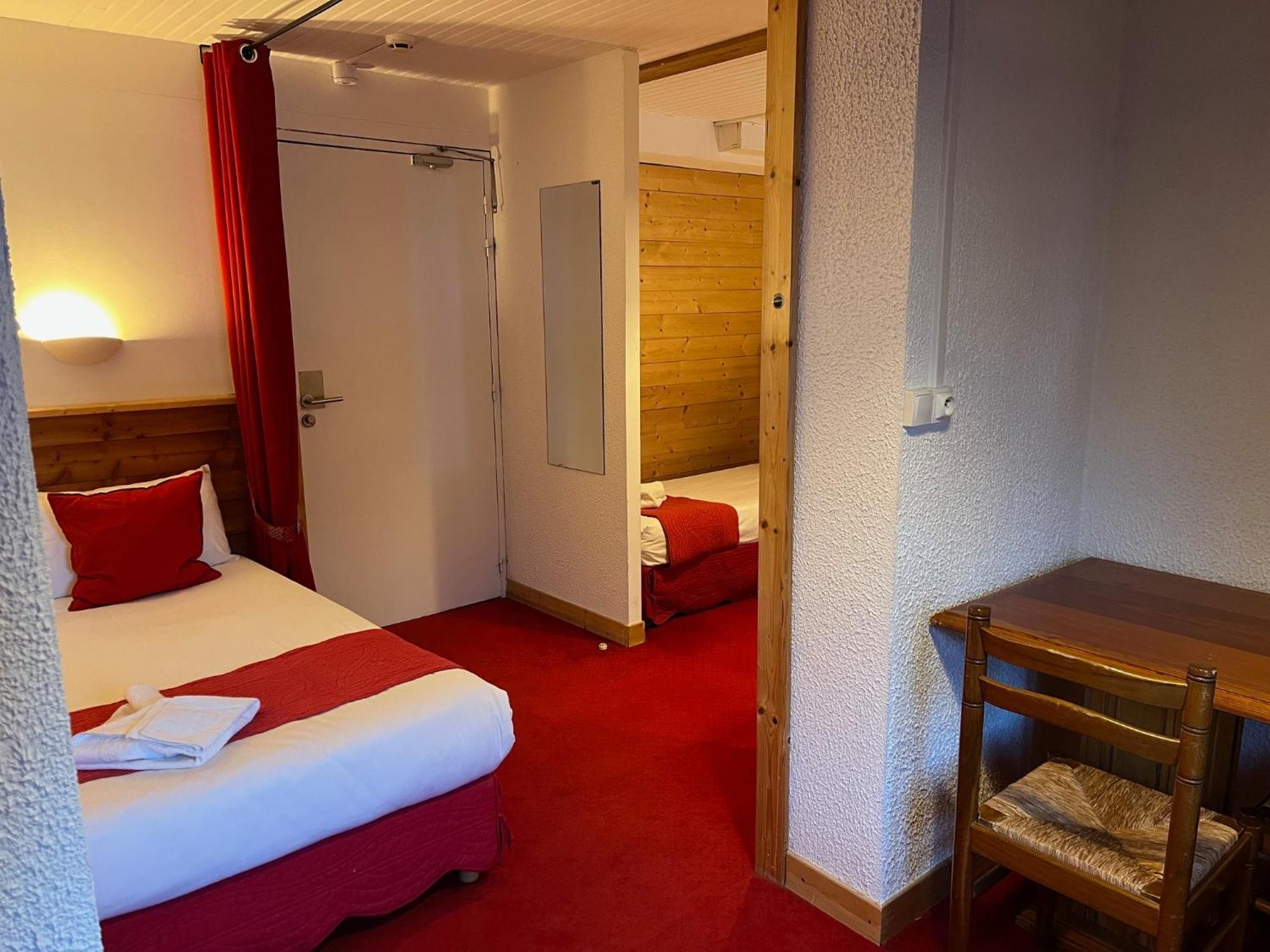 Hotel Valentin Pied Des Pistes เลส์เดอซาลป์ ภายนอก รูปภาพ